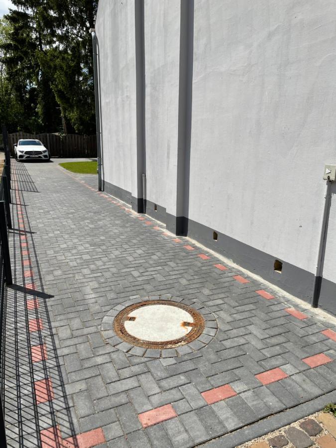 Citygluecknms - Direkt Am Bahnhof Und Einkaufszentrum Neumünster Exterior foto