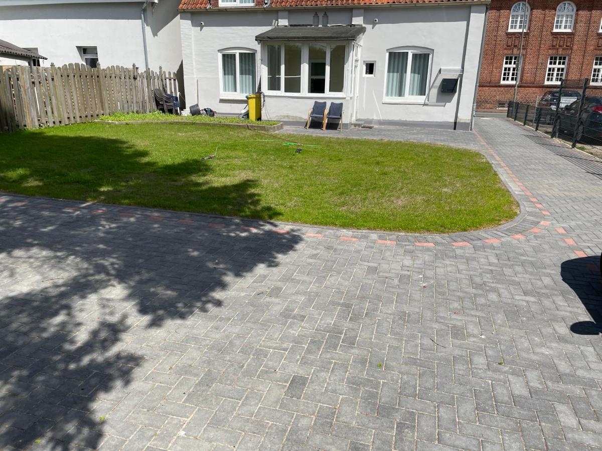 Citygluecknms - Direkt Am Bahnhof Und Einkaufszentrum Neumünster Exterior foto